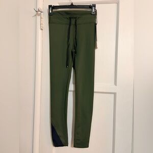 NWT Aarmy Chelsea Leggings size Small
